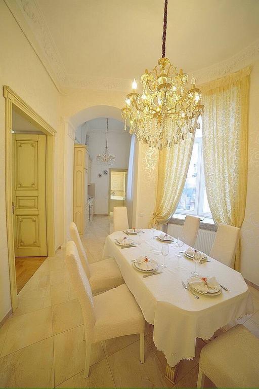 Goldenapartmentリヴィウ エクステリア 写真